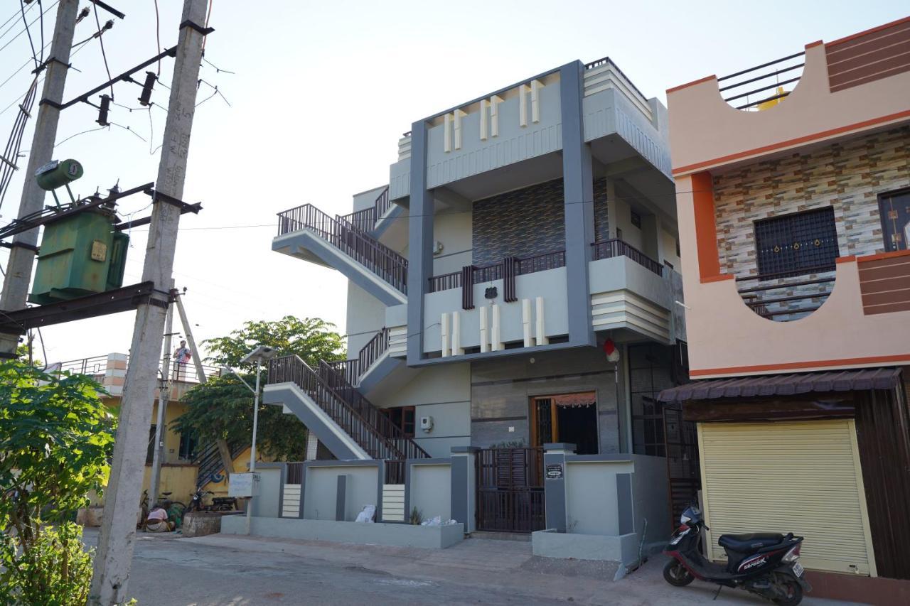 Akash Homestay Hampi Exteriör bild